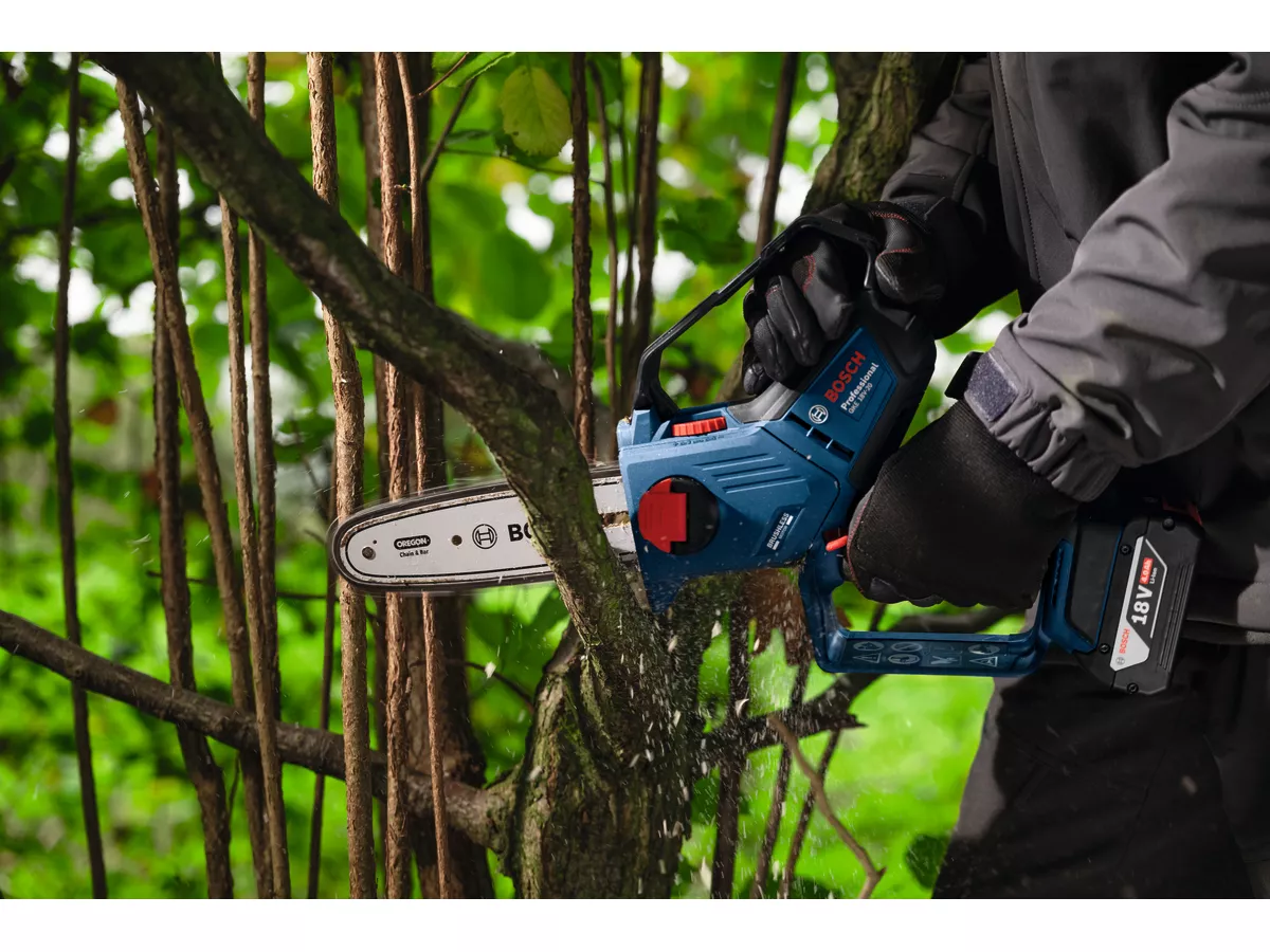 tronçonneuse sans-fil GKE 18V-20 Bosch livrée sans batterie ni chargeur